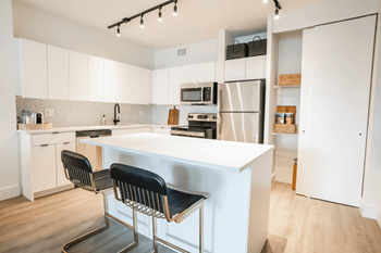 Island kitchen*